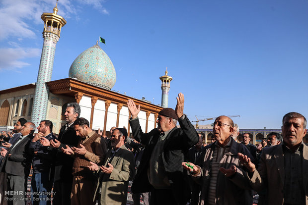 اقامه نماز طلب باران در شیراز