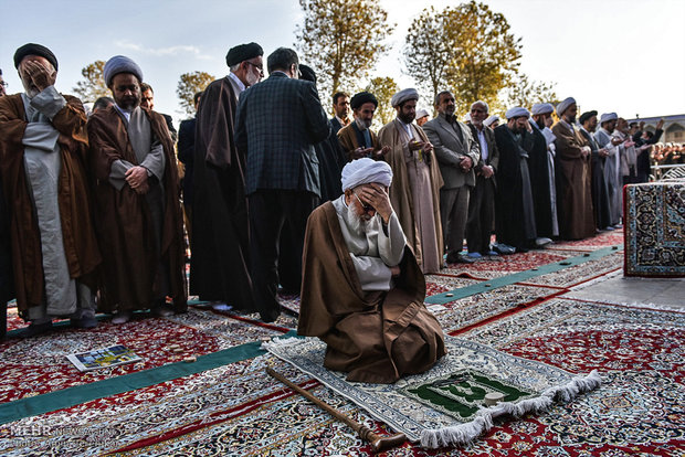 اقامه نماز طلب باران در شیراز