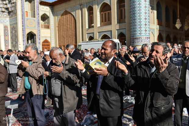 اقامه نماز طلب باران در شیراز