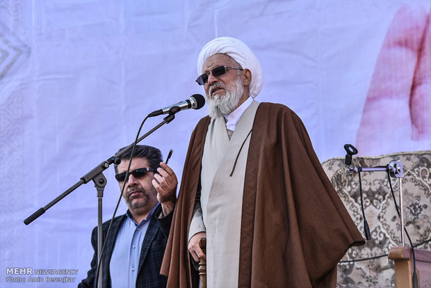 اقامه نماز طلب باران در شیراز