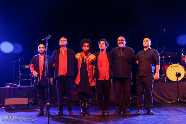 چهارمین روز سی و دومین جشنواره موسیقی فجر با اجرای گروه داماهی در برج آزادی