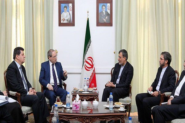 Jaberi discusses Astana meeting with Mekdad, UN envoy