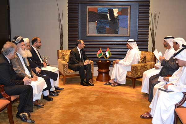 وزرای خارجه افغانستان و امارات با یکدیگر دیدار کردند
