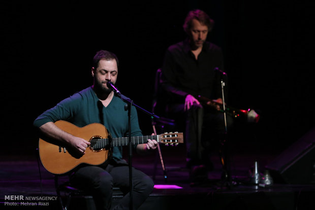 Fado star Zambujo displays pronounced show at Fajr Music Fest.