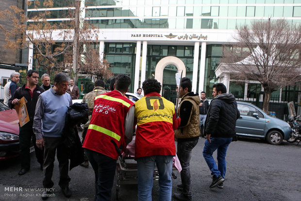 انتقال مجروحان حادثه تخریب ساختمان پلاسکو به بیمارستان