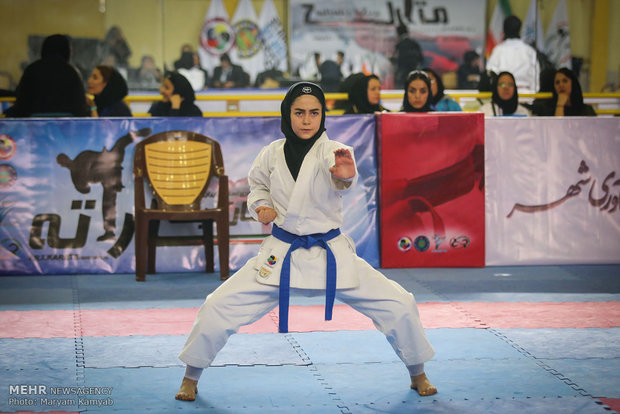 İran’da kadınların karate performansı