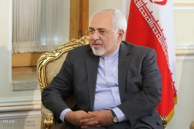 Zarif Yunanistan’a ayak bastı Zarif Yunanistan’a ayak bastı