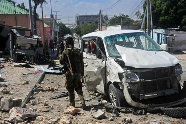 انفجار دو خودرو بمب گذاری شده در پایتخت سومالی