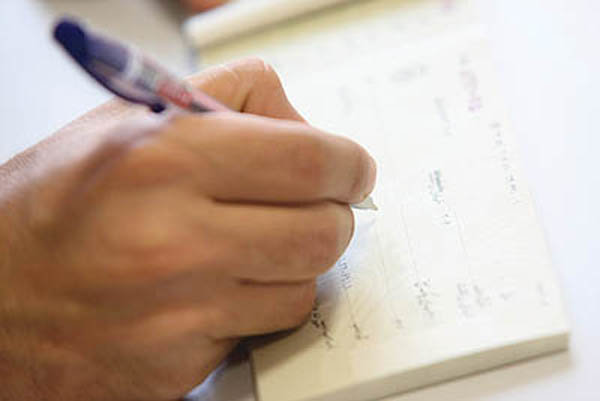 خداحافظی با دستهچکهای قدیمی/اعتبار چکهای موجود تا اردیبهشت ۹۷ چک بانکی