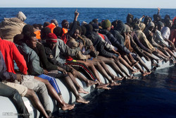کشتی ایرلندی ۷۱۲ پناهجو را از غرق شدن نجات داد