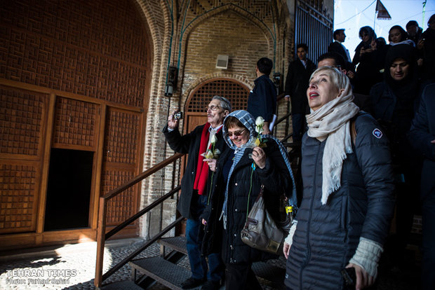 Intl. tour guides visit historical Iranian city of Qazvin