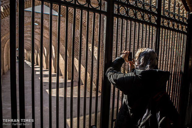 Intl. tour guides visit historical Iranian city of Qazvin