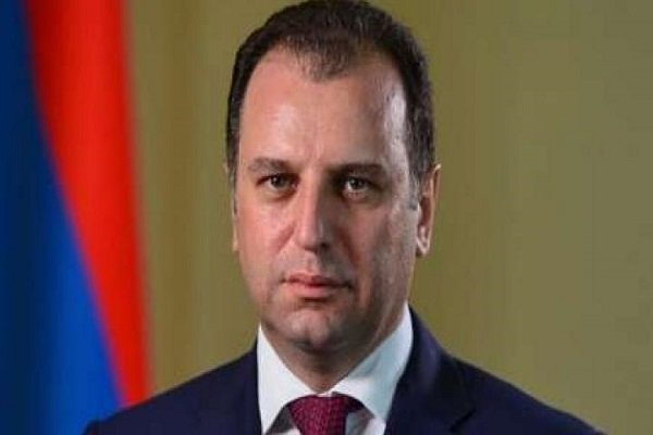 Ermenistan Savunma Bakanı bu akşam Tahran'da Ermenistan Savunma Bakanı bu akşam Tahran'da