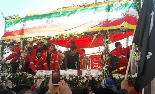 تہران میں فائر بریگيڈ کے شہداء کی نماز جنازہ اور تشییع جنازہ  کی رسم ادا کردی گئی