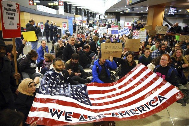 Houstonians protest against Trump's immigration ban 