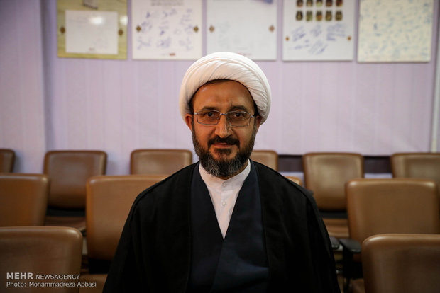 انتصاب سرپرست برای موسسه حکمت و فلسفه و چاپ کتاب جدید عباس کاظمی