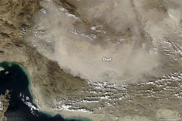 افزایش ریزگردها در غرب کرمان/  آلودگی هوا افزایش می یابد
