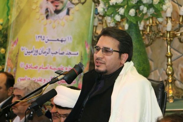 محفل انس با قرآن کریم در ورامین برگزار شد