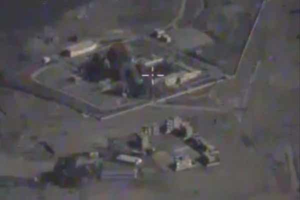 فیلم/بمب افکن های روسیه مواضع داعش در سوریه را بمباران کردند