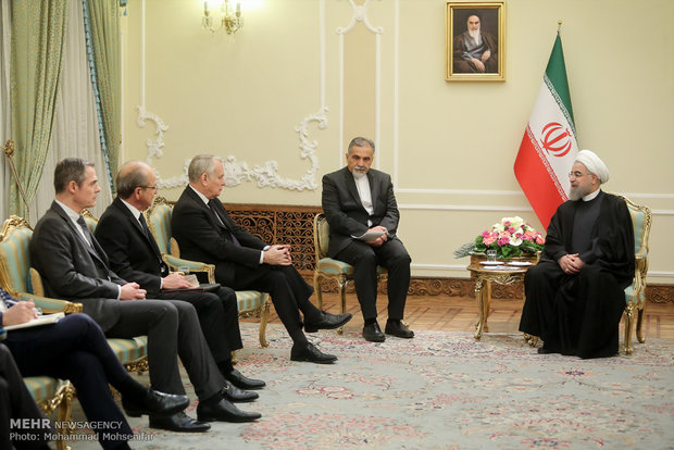 Rouhani meets with French FM