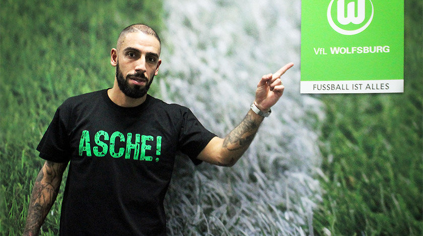 هنوز میتوانم در آلمان بازی کنم/ مردم ایران دیوانه فوتبال هستند