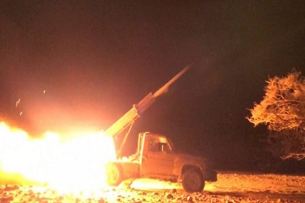 شلیک موشک «کوتاه برد» ارتش یمن به مواضع مزدوران در ساحل غربی