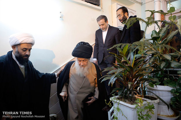 Abbas Araqchi meets with Qom clerics