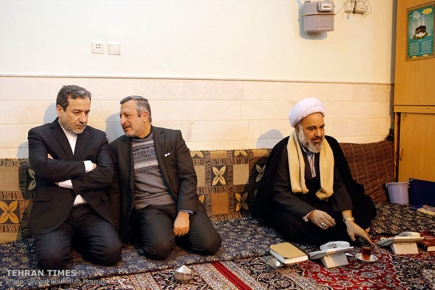 Abbas Araqchi meets with Qom clerics