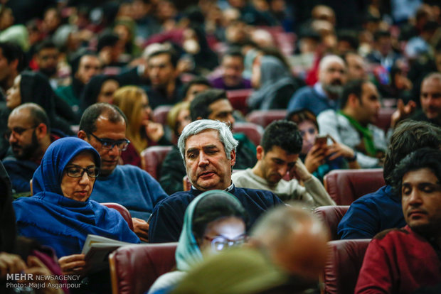 در حاشیه روز پنجم سی و پنجمین جشنواره فیلم فجر