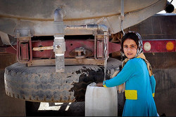 آمیخته شدن آب شرب با فاضلاب در آبادان/آبرسانی با تانکر به روستاها