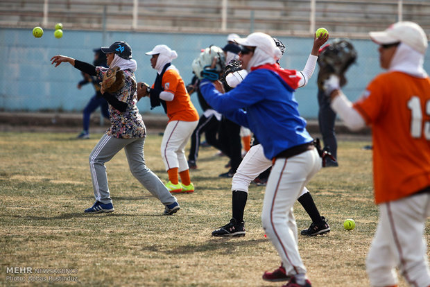 İran Kadın Milli Softbol Takımı’nın antremanı 