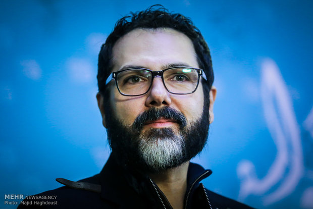 Ú©ÙØ±ÙØ´ ØªÙØ§Ù
Û Ø¯Ø± ÛÚ© Ø¹Ø§Ø´ÙØ§ÙÙ Ù
ØªÙØ§Ùت/«دختر Ø§ÛØ±Ø§Ù» در ÛØ²Ø¯ Ú©ÙÛØ¯ Ù
ÛâØ®ÙØ±Ø¯