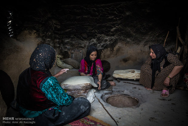 زمستان زیر سایه سنت و همدلی