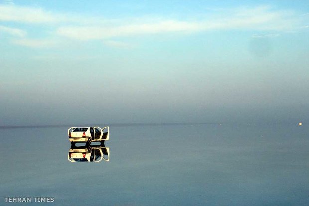 Hoz-e Sultan salt lake 