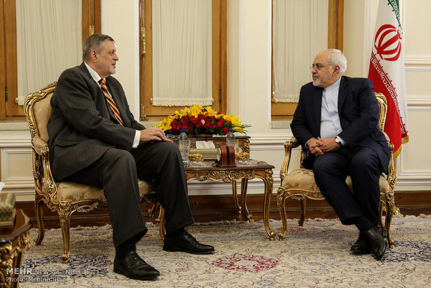 Zarif meets with Ján Kubiš 