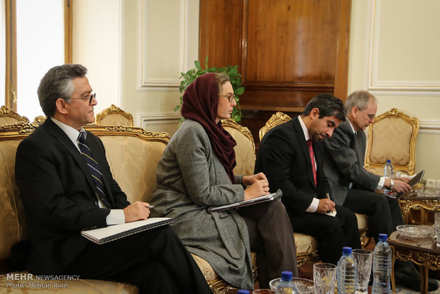 Zarif meets with Ján Kubiš 