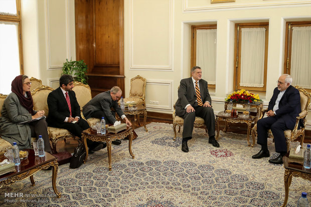 Zarif meets with Ján Kubiš 