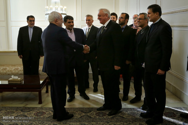 Zarif receives Belarusian head of Natl. Assembly 