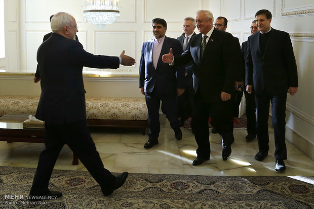 Zarif receives Belarusian head of Natl. Assembly 