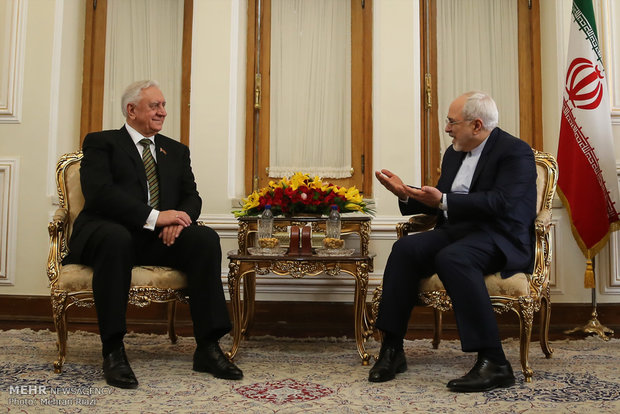 Zarif receives Belarusian official, UNSG envoy to Iraq