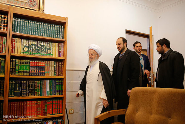 AEOI head meets with clerics in Qom