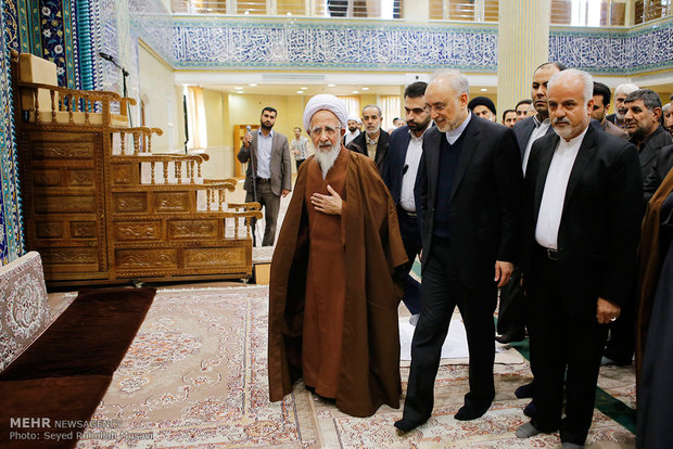 AEOI head meets with clerics in Qom