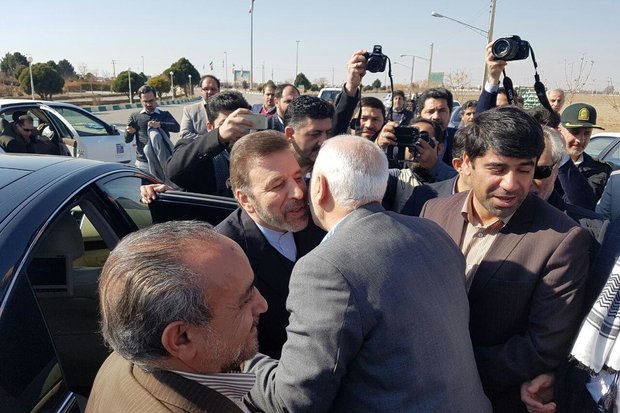 وزیر ارتباطات وارد دامغان شد/ افتتاح پست ۲۳۰کیلوولت شهرک صنعتی