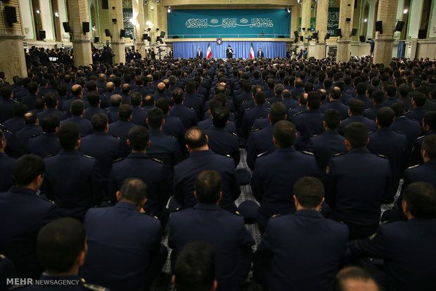 Leader receives Air Force commanders, staff