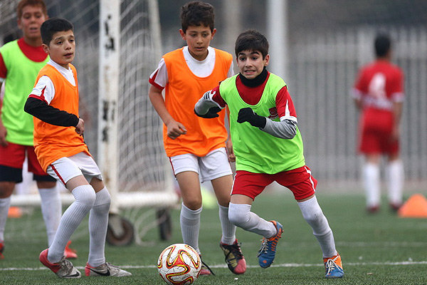 بزرگترین رویداد فوتبال دانش‌آموزی در آبادان افتتاح شد