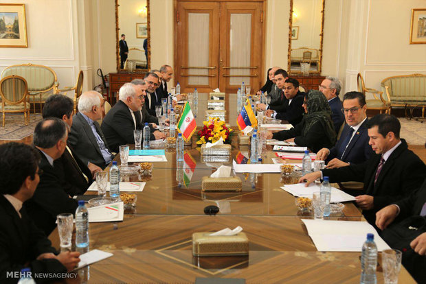 Zarif meets with Venezuelan oil min., FM