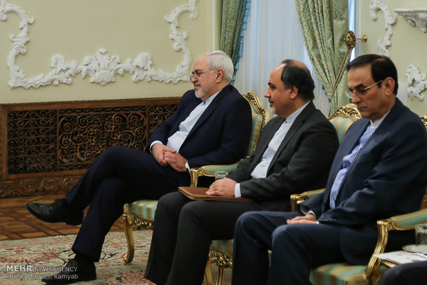 Rouhani receives Venezuelan oil, foreign mins.