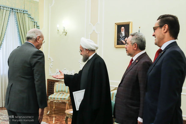 Rouhani receives Venezuelan oil, foreign mins.