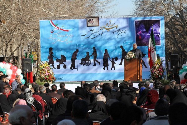 همدان باید در زمینه گردشگری پیشرو و پیشقدم باشد