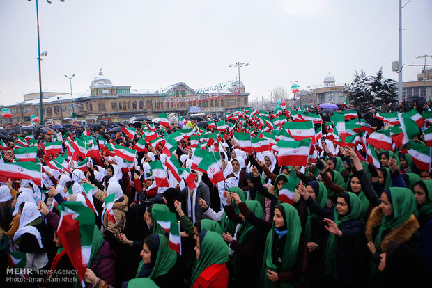 Hamadan marks anniversary of Islamic Revolution